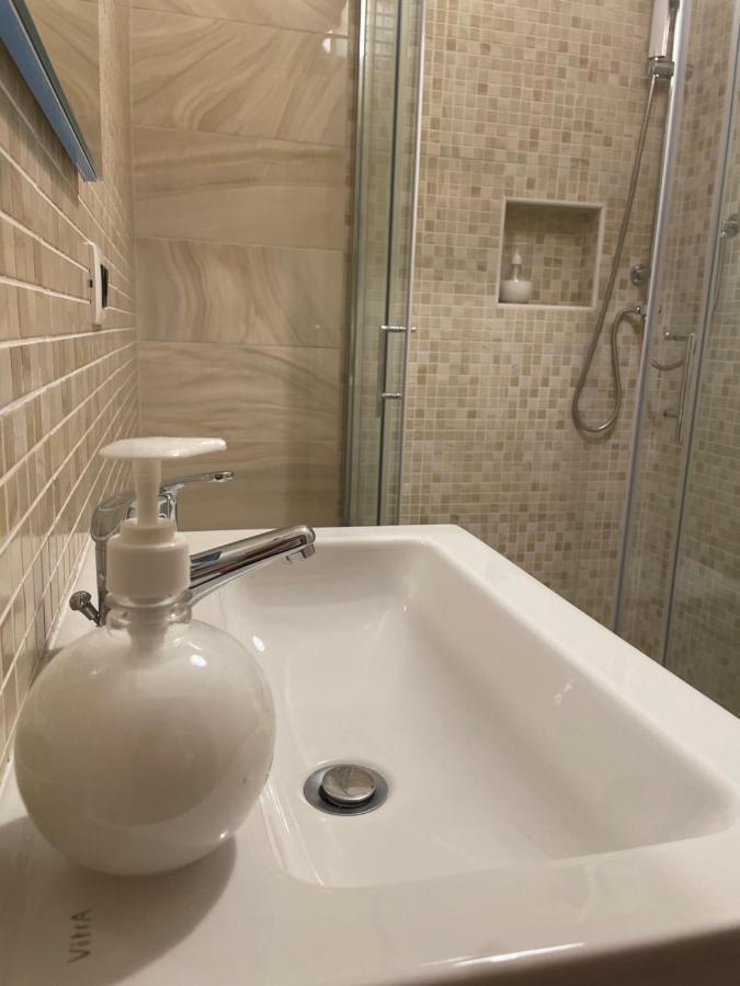 לינה וארוחת בוקר לזינה A Casa Di Nene Beb מראה חיצוני תמונה